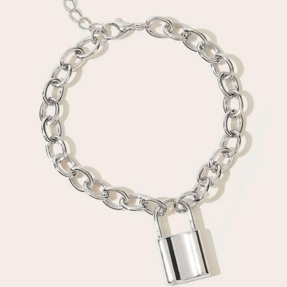 3/$30 🤍 Lock Chain Bracelet - Picture 1 of 3